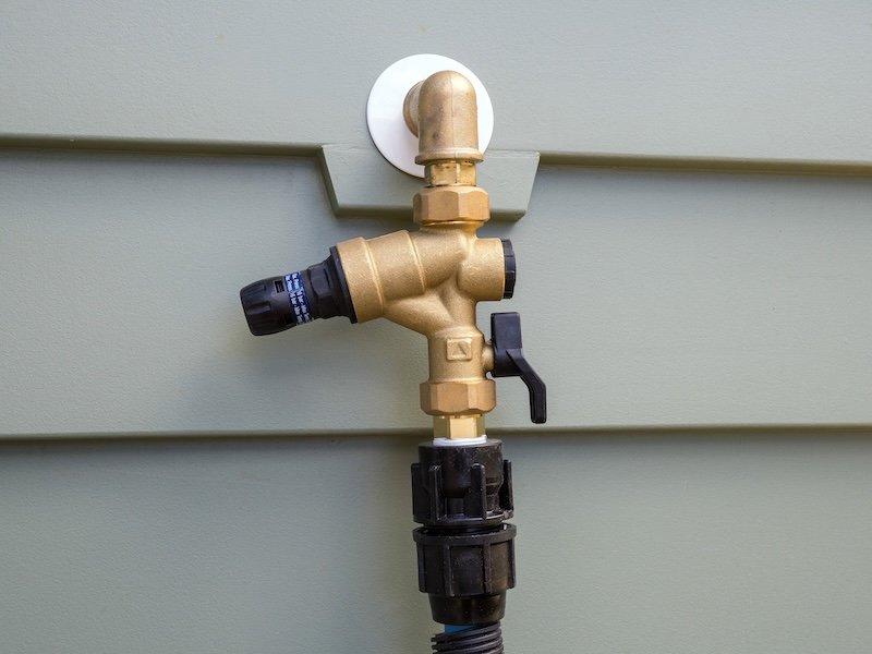 Hot Water Cylinder Tap with Pressure Regulator and Backflow Valve - Mounted on Wall